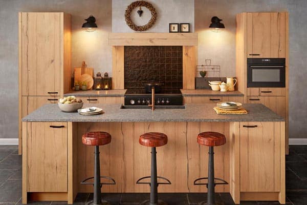 19_-Landelijke-keuken-Modern-Farmhouse-Maine-Grof-Hout
